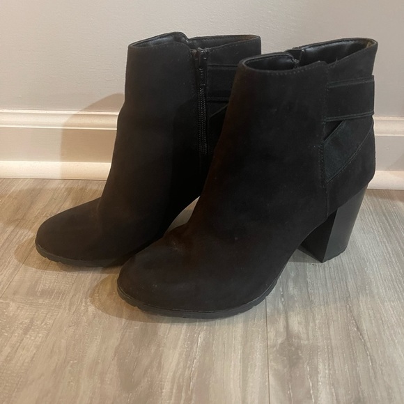 Bootie​​​​​ - Picture 2 of 4